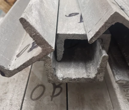 BV St37 Q235b U kanal pocinčani čelični građevinski materijal šipka